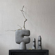101 Copenhagen – Tribal Vase, Medio (Dark Grey)