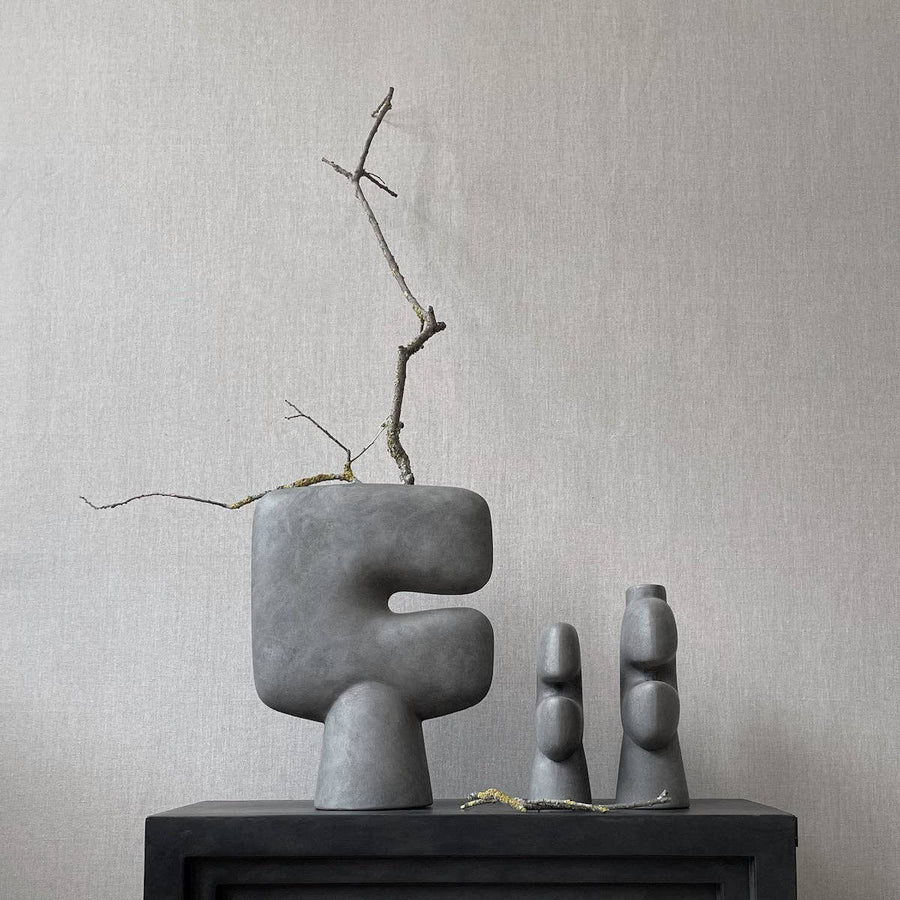 101 Copenhagen – Tribal Vase, Medio (Dark Grey)