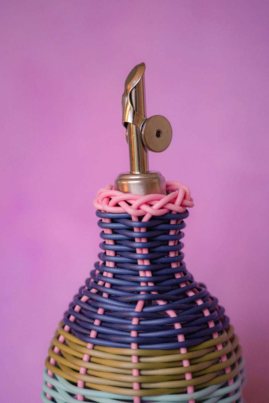 Maegen Oil Pourer - Pink/Navy