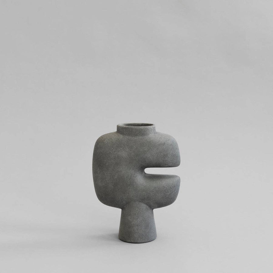 101 Copenhagen – Tribal Vase, Medio (Dark Grey)